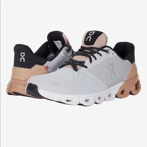 On Cloudflyer Running Shoes size 10